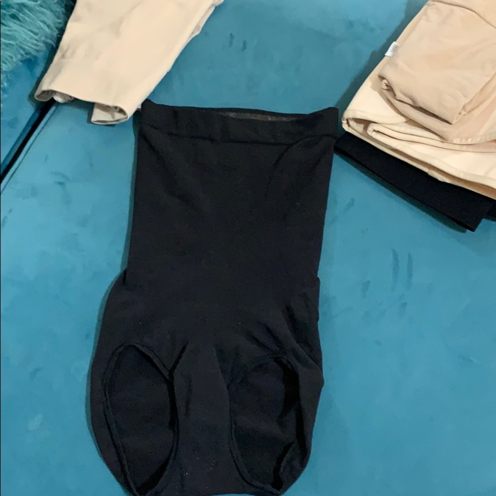 Spanx - Picture 2 of 3